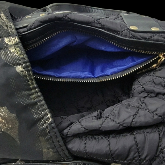 Sol and Selene reversible large woman's spacious tote. With plenty of pockets - Picture 8 of 8